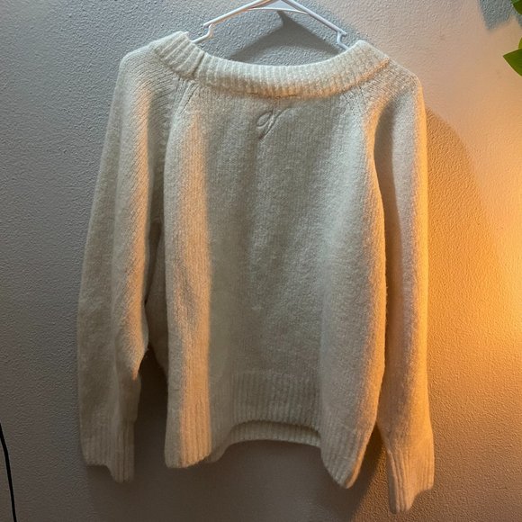 Victoria's Secret Slouchy Cream Fuzzy sweater - Picture 5 of 9